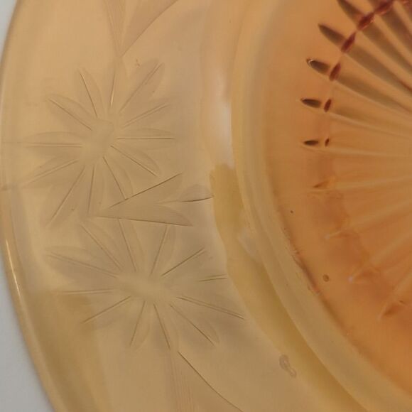 Vintage etched amber glass plate - Picture 8 of 10